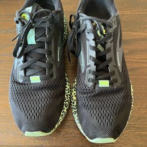 Running shoes tennis! Brooks